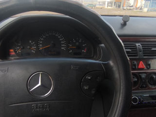 Mercedes E-Class foto 8