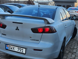 Mitsubishi Lancer foto 4