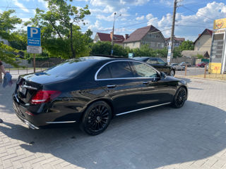 Mercedes E-Class foto 2