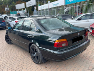 BMW 5 Series foto 3