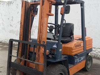 Stivuitor Toyota 3t/ Бензиновый погрузчик Toyota 3t