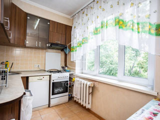 Apartament cu 2 camere, 45 m², Botanica, Chișinău foto 2