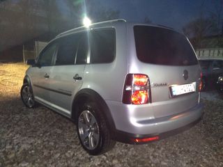 Volkswagen Touran foto 4