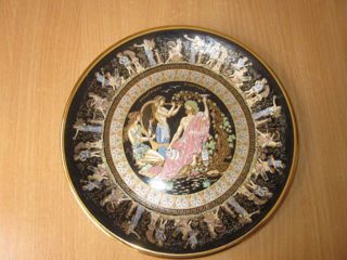Керамическая тарелка  для интерьера с росписью