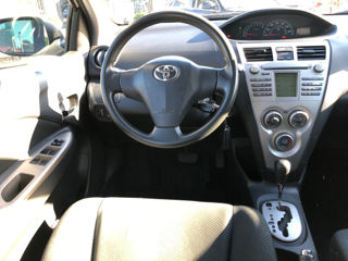 Toyota Yaris foto 12
