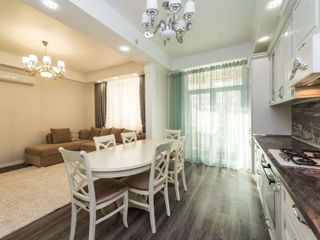 3-комн. кв., 92 м², 1/12 эт.