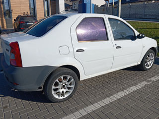 Dacia Logan foto 2