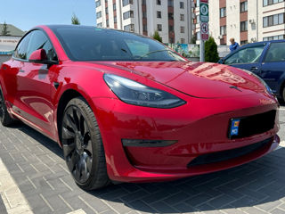 Tesla Model 3 foto 2