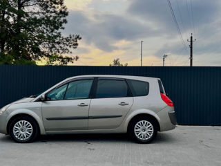 Renault Grand Scenic foto 2