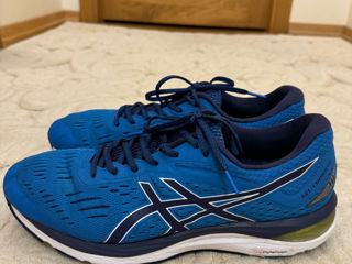 Asics foto 2