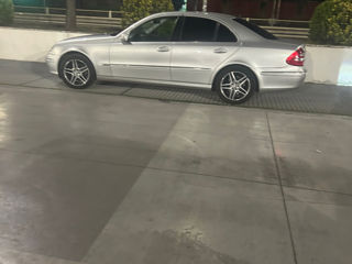 Mercedes E-Class foto 7