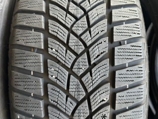 215/55 R17 Goodyear UltraGrip Performance + foto 3