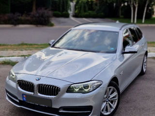 BMW 5 Series Touring foto 1