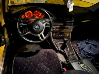 BMW 5 Series foto 4