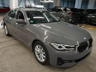 BMW 5 Series foto 2