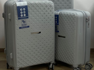 Комплекты чемоданов из полипропилена  3 штуки . foto 10