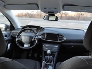 Peugeot 308 foto 8