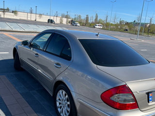 Mercedes E-Class фото 8