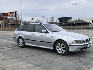 BMW 5 Series foto 3