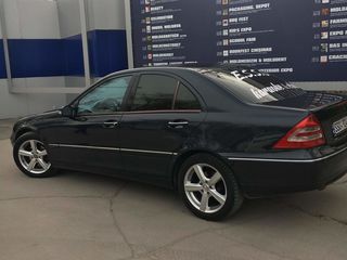 Mercedes E Class foto 2