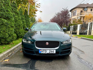 Jaguar XE foto 4