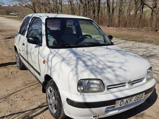 Nissan Micra foto 2