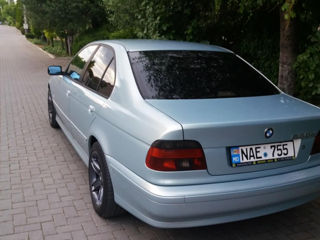 BMW 5 Series foto 6