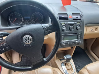 Volkswagen Touran foto 10