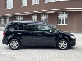 Volkswagen Touran фото 5