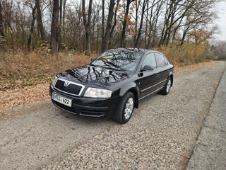 Skoda Superb foto 2