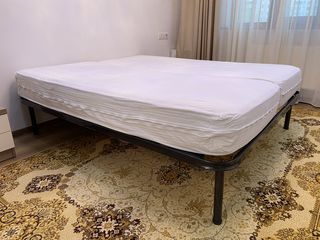 Кровать  / матрас foto 1