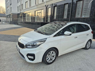 KIA Carens foto 2