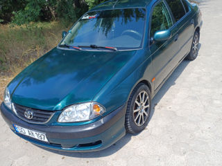 Toyota Avensis foto 3