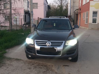 Volkswagen Touareg foto 1