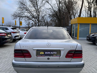 Mercedes E-Class foto 4