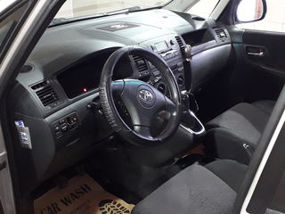 Toyota Corolla Verso foto 4