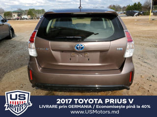Toyota Prius v foto 6