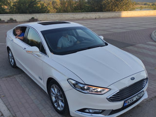 Ford Fusion foto 2