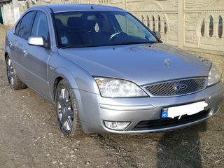 Ford Mondeo foto 1