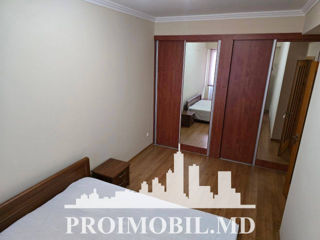 Apartament cu 3 camere, 90 m², Buiucani, Chișinău foto 3