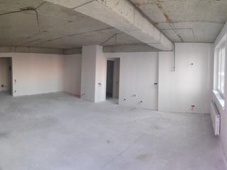 Centru, 3 dormitoare+salon, 110m2, de la 670euro/m2 foto 3