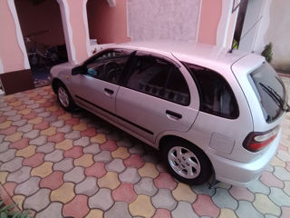 Nissan Almera foto 4