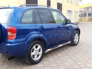 Toyota Rav 4 foto 4