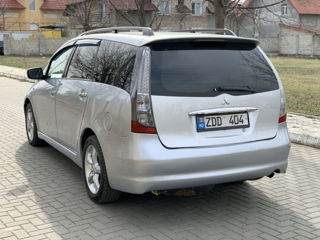 Mitsubishi Grandis фото 4