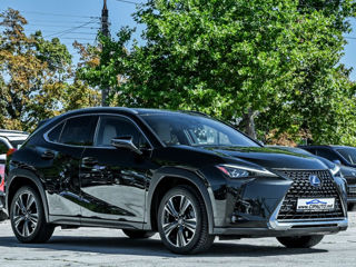 Lexus UX foto 1