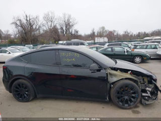 Tesla Model Y foto 3