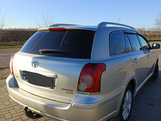 Toyota Avensis foto 5