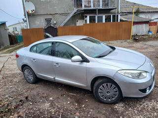 Renault Fluence foto 2