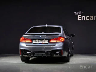 BMW 5 Series foto 4