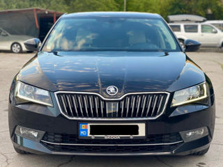 Skoda Superb foto 2